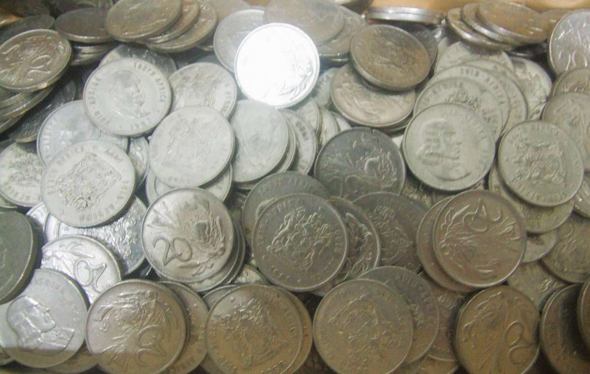 100 VINTAGE 20 CENT  COINS