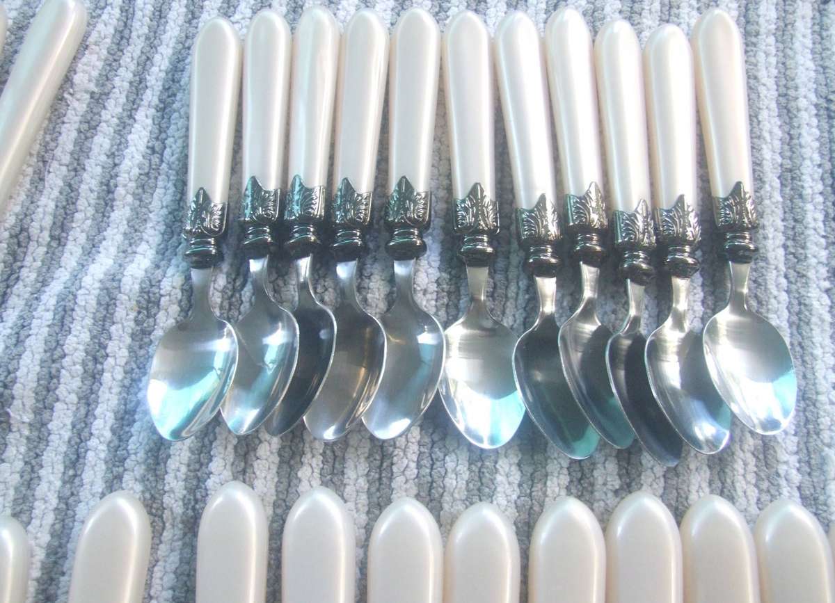BLING BLING LOT NOT VINTAGE