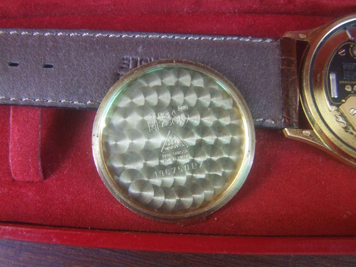WOW ON R1 AUCTION  REAL 18CT VINTAGE OMEGA Seamaster in solid.,750 gold