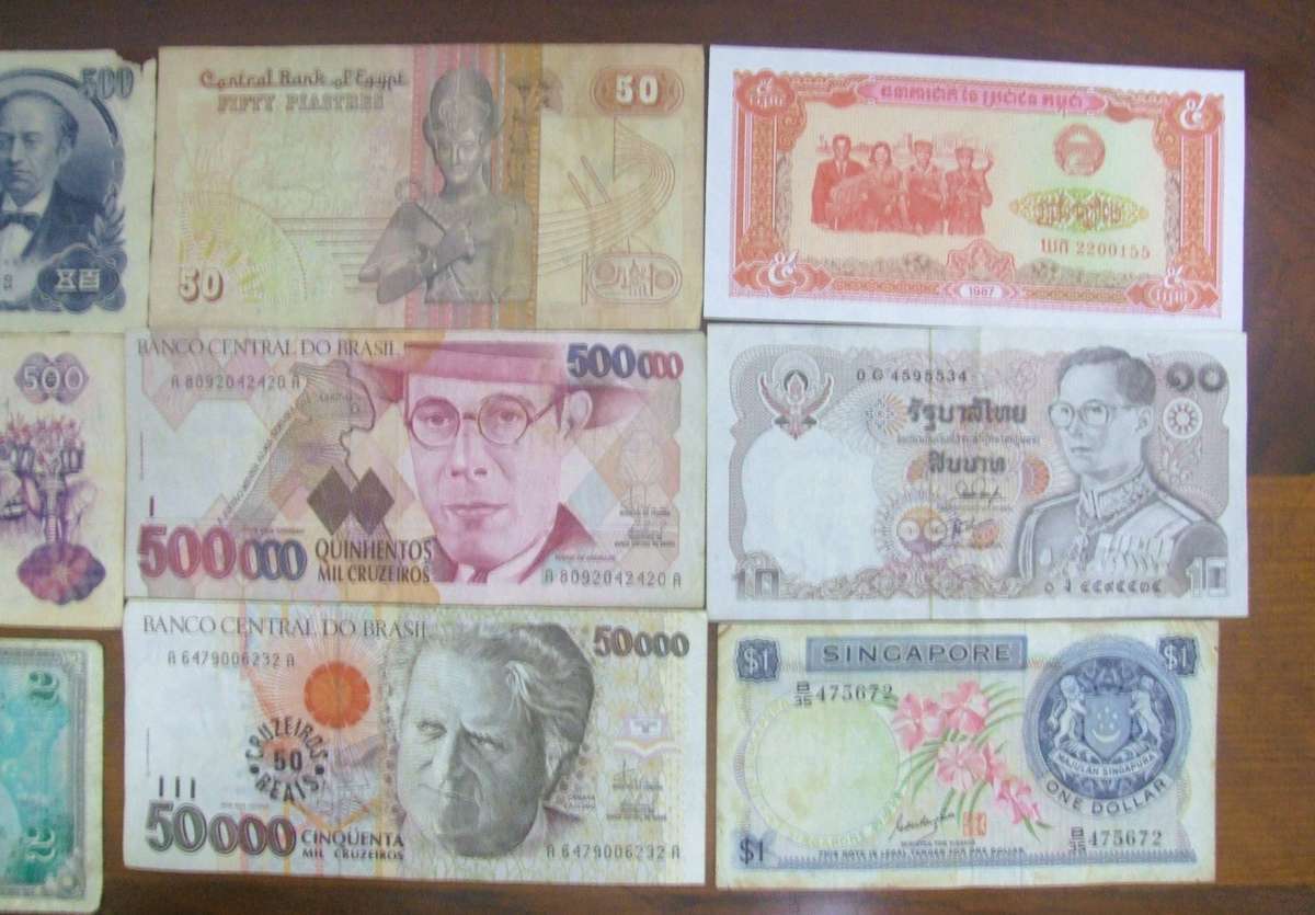 @     9 x vintage world notes as 1 lot