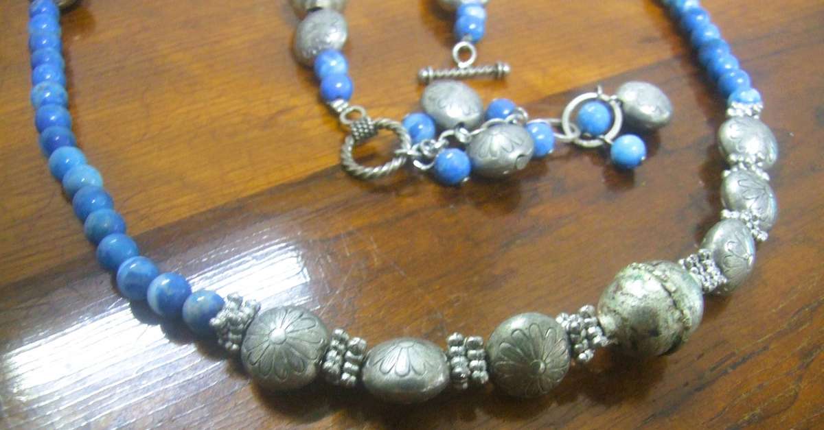 vintage  costume jewelry real crystal