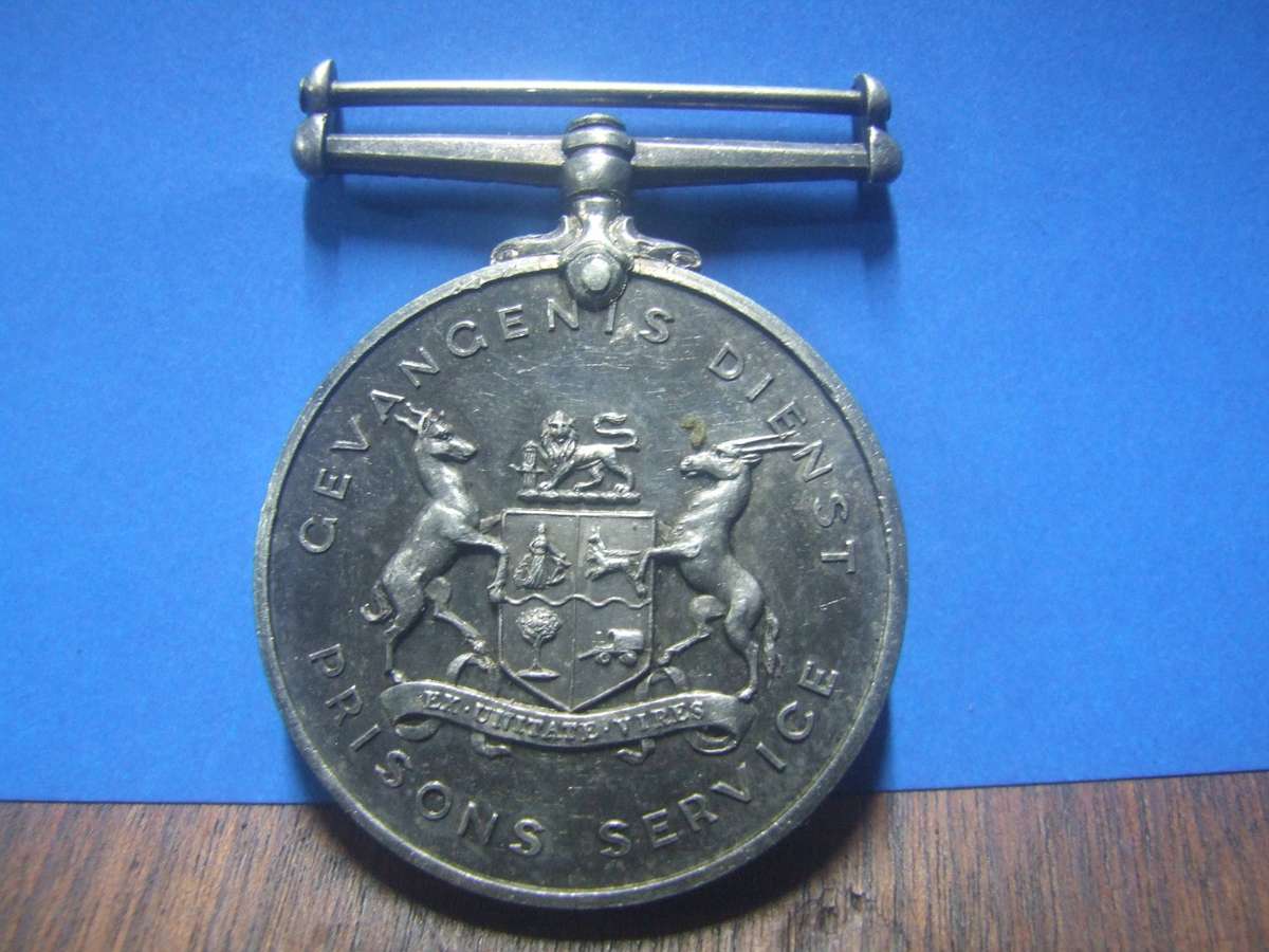 @    silverSouth African Prisons Service Faithful Service Medal in silver.