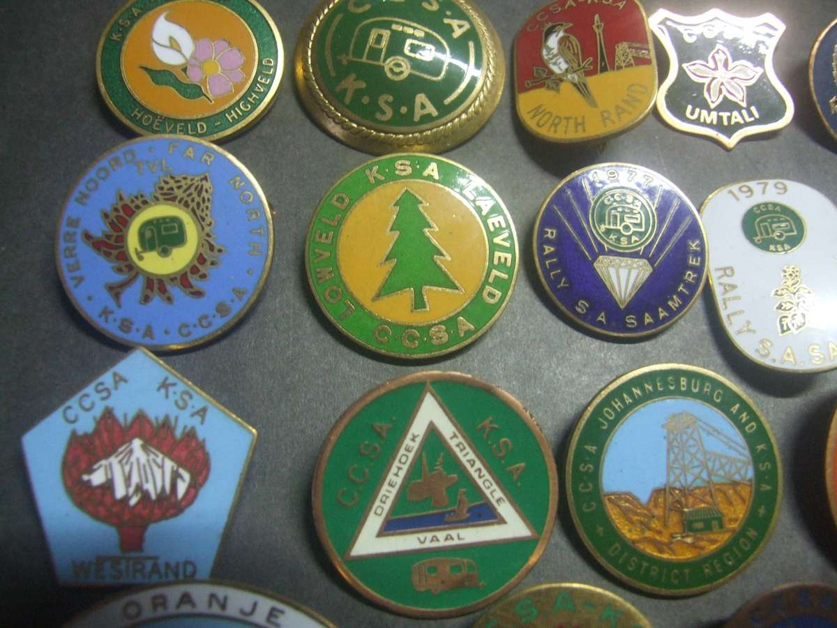 @     RARE VINTAGE COLLECTION OF CARAVAN PINS