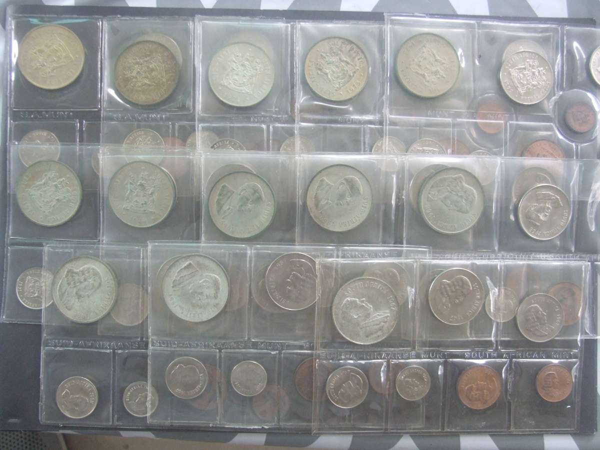 @     13 X SILVER R1 UNC MINT PACKS AS 1 BIG LOT