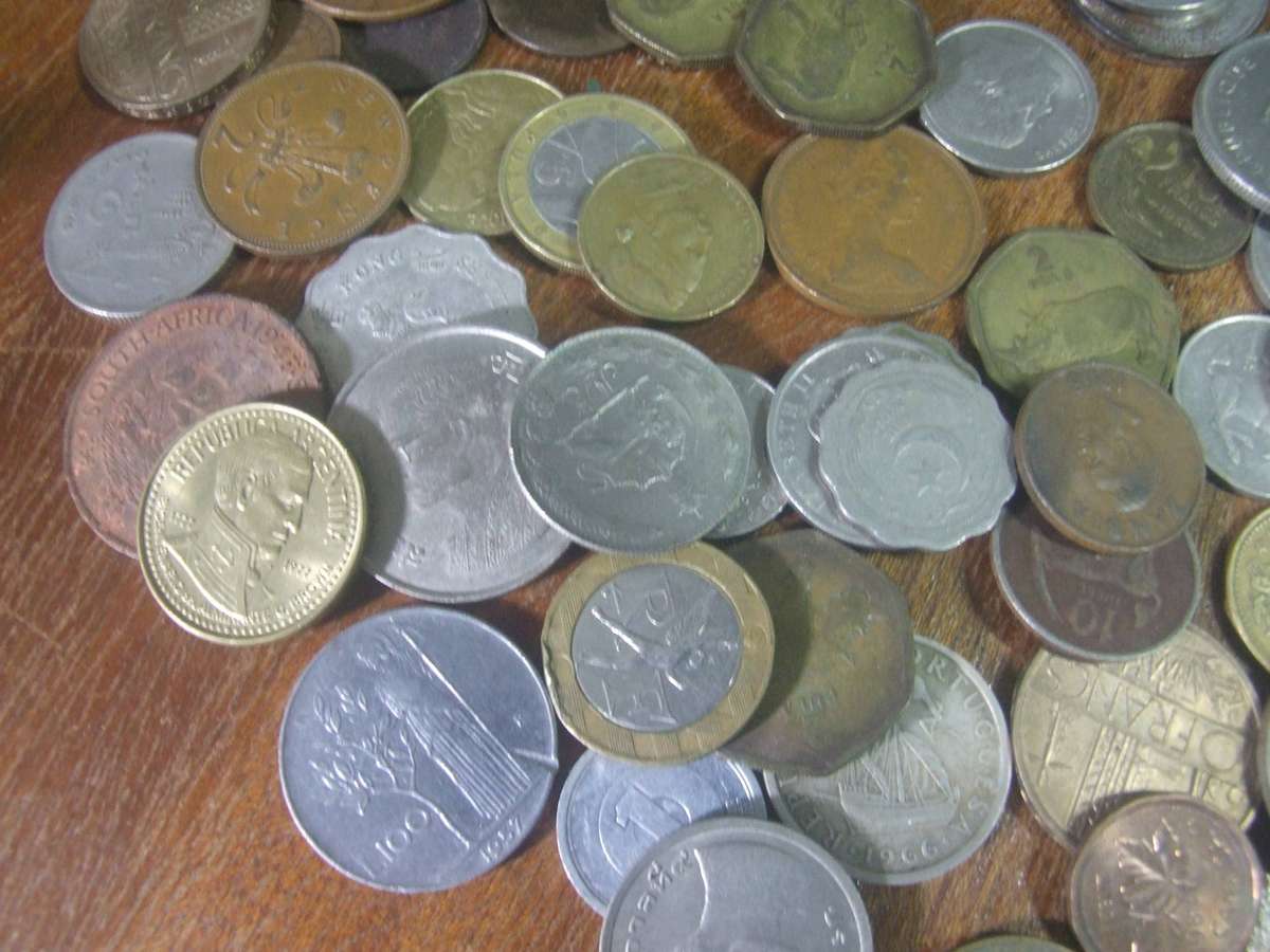 @     BIG LOT WITH OVER 100 NICE WORLD COINS AS 1 LOT