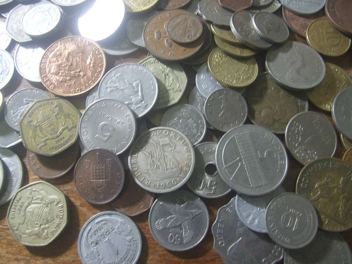 @     BIG LOT WITH OVER 150 NICE WORLD COINS AS 1 LOT