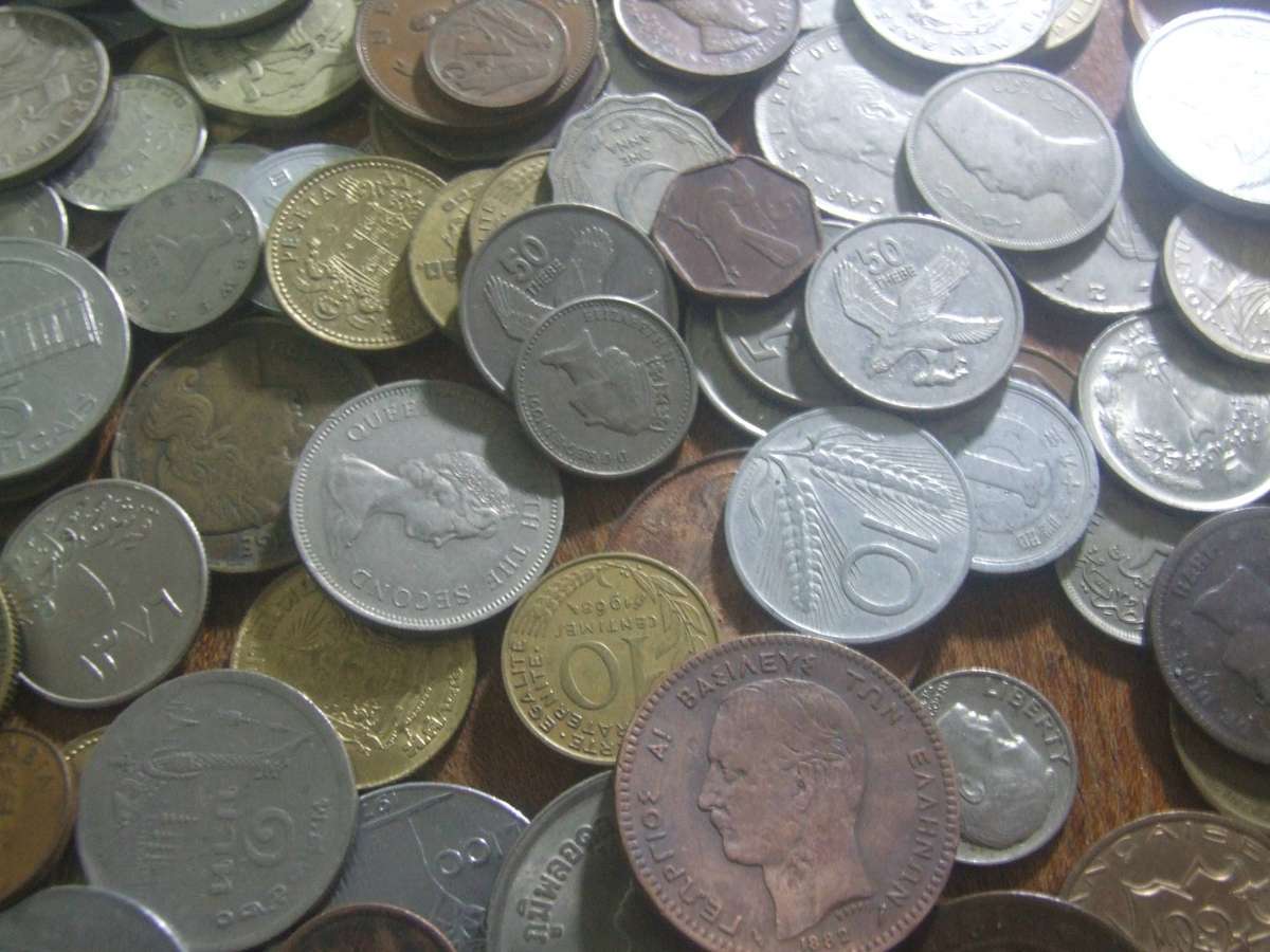 @     BIG LOT WITH OVER 150 NICE WORLD COINS AS 1 LOT