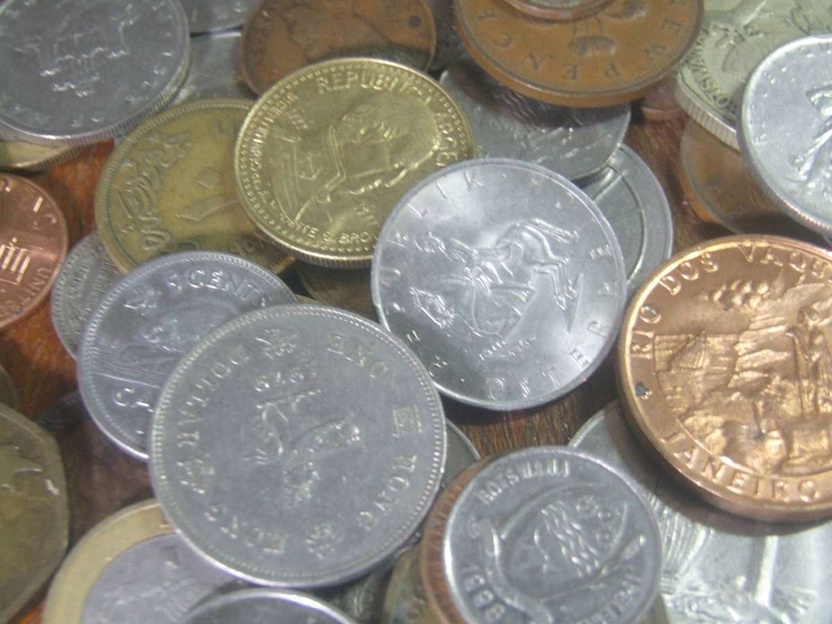 @     BIG LOT WITH OVER 150 NICE WORLD COINS AS 1 LOT
