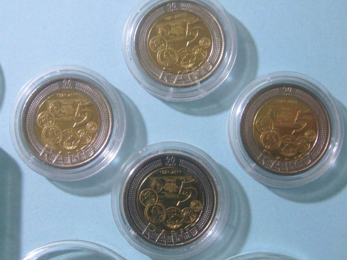 @     11 X 2008&2011 CAPTULED R5  MANDELA COINS