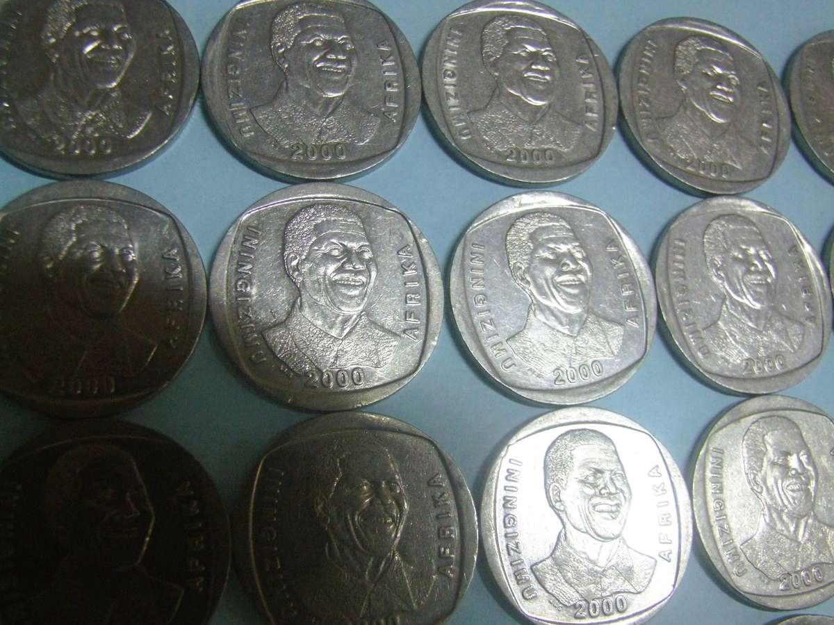 @     20 YES 20 X 2000 SMILEY  MANDELA COINS