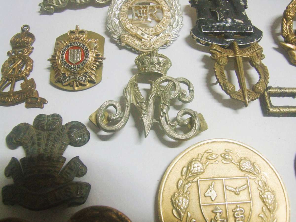 Vintage Military Badges, Pins, Medals - South African & British