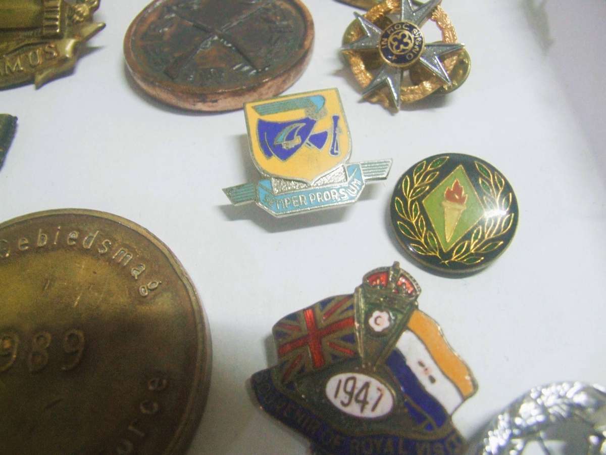 Vintage Military Badges, Pins, Medals - South African & British