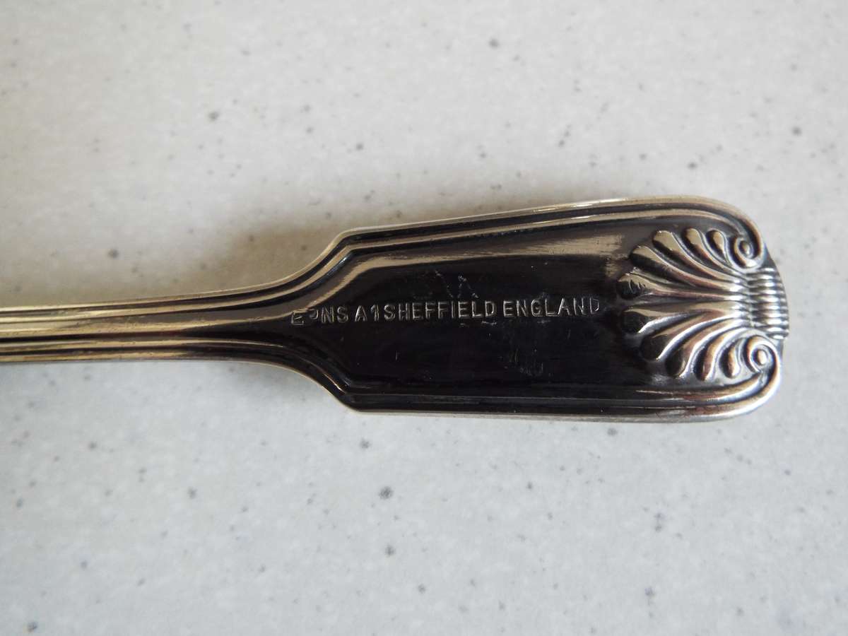 7 X ANTIQUE SPOONS AND VINTAGE COLLECTABLES