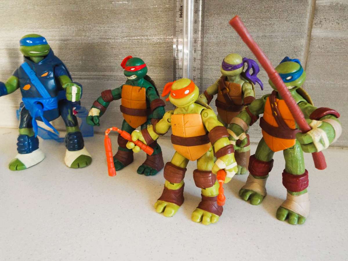 6 x ninja turtles as   1 lot