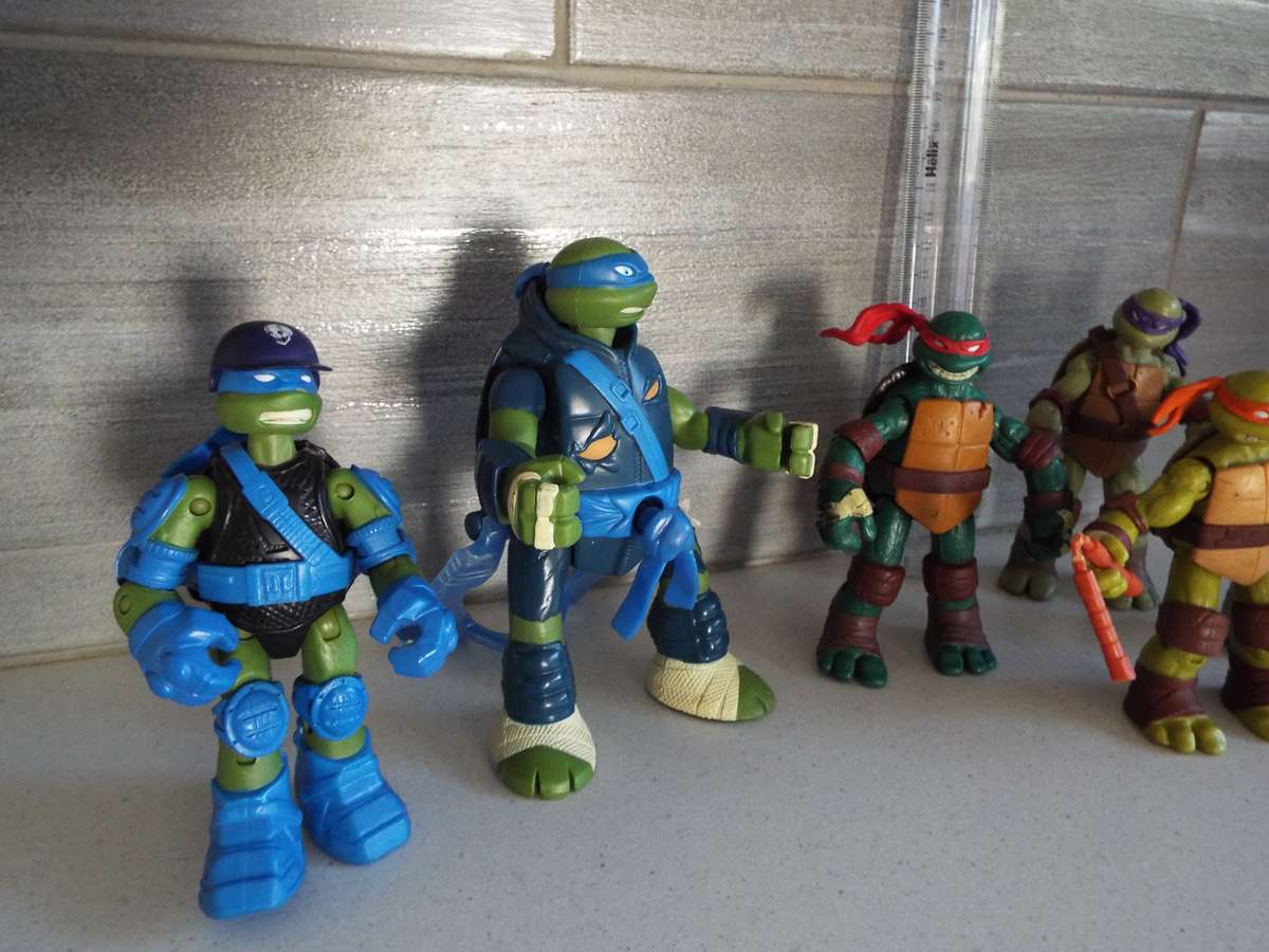 6 x ninja turtles as   1 lot