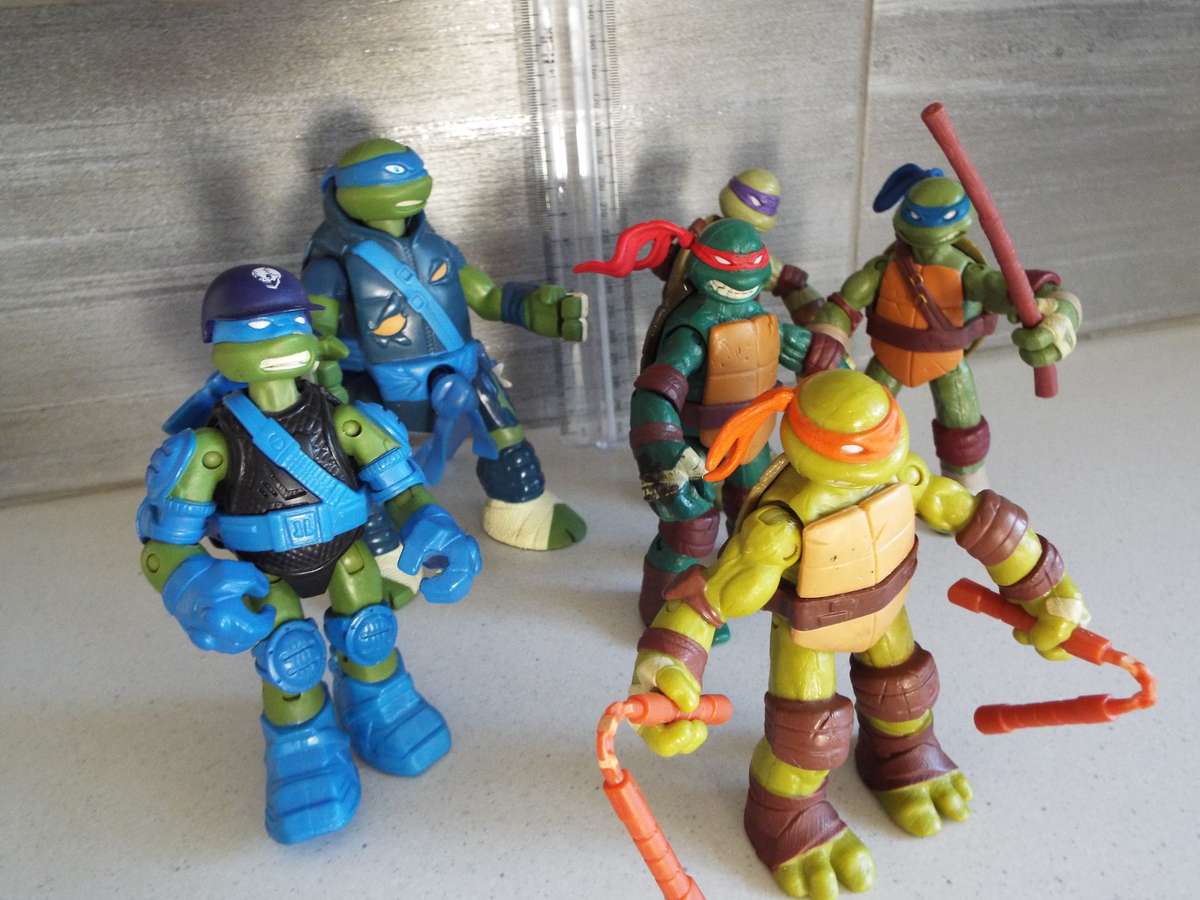 6 x ninja turtles as   1 lot