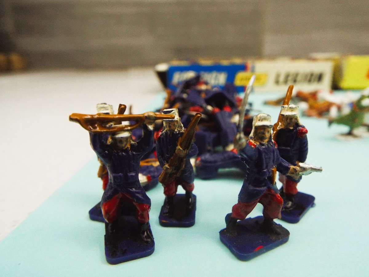 Vintage Airfix toys as 1 lot