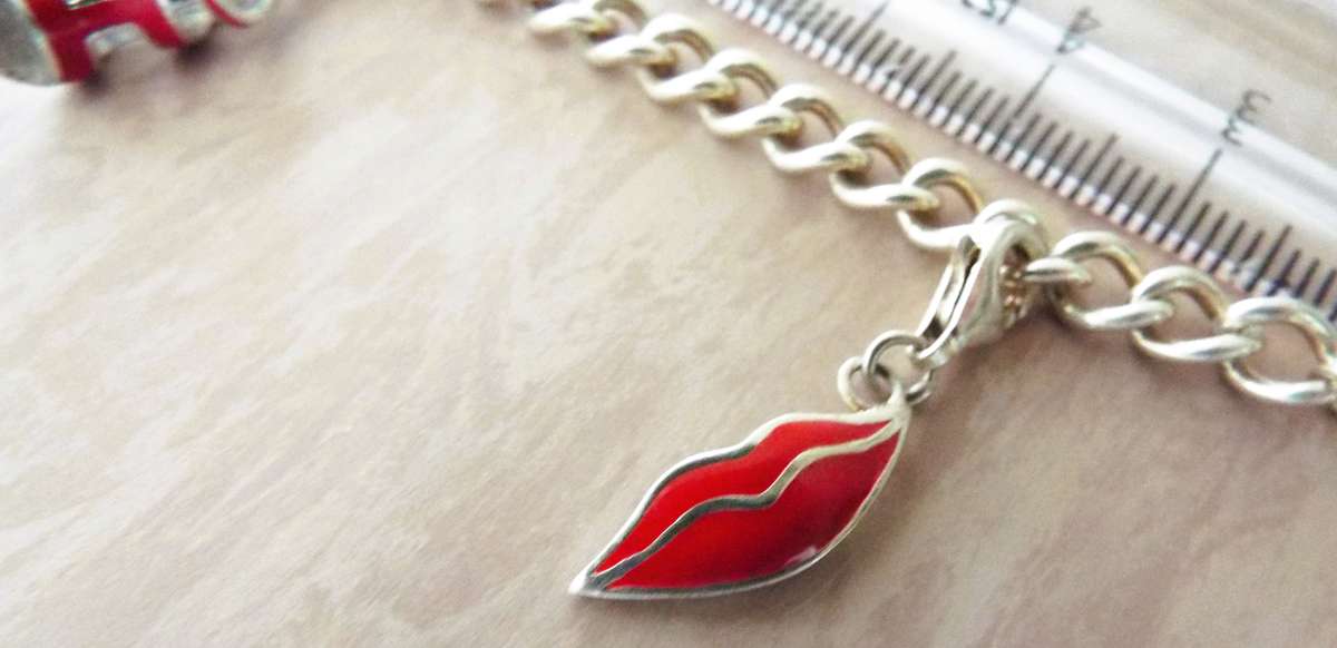 VERY NICE 925 SILVER ARM CHAIN