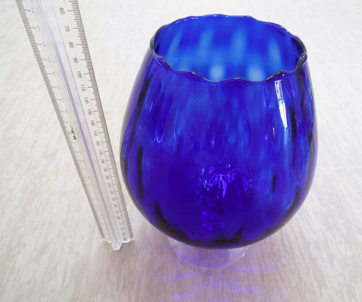 vintage ,,super Nice cobalt blue optic  glass vase