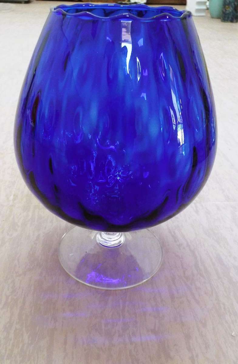 vintage ,,super Nice cobalt blue optic  glass vase