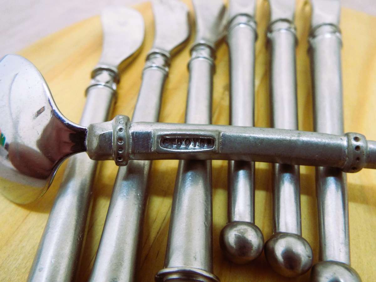 vintage ,,Nice CHEES BOARD WITH CUTLERY  as 1 lot