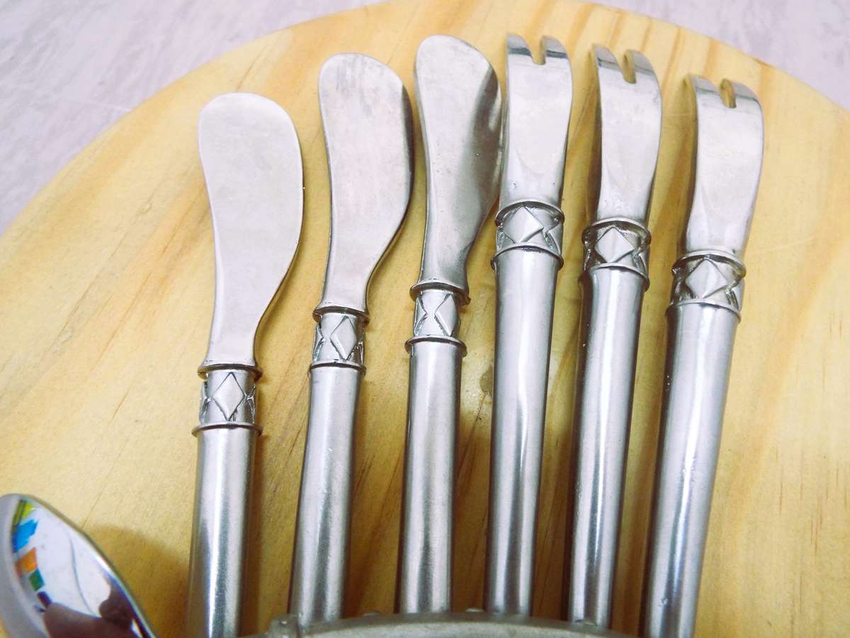 vintage ,,Nice CHEES BOARD WITH CUTLERY  as 1 lot