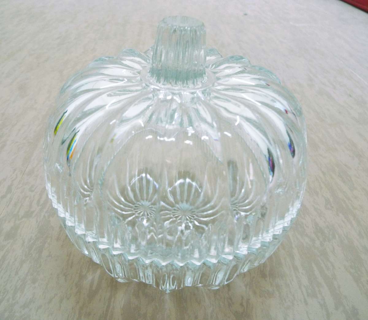 vintage ,,Nice clear cut glass bowl/trinket /sweet jar
