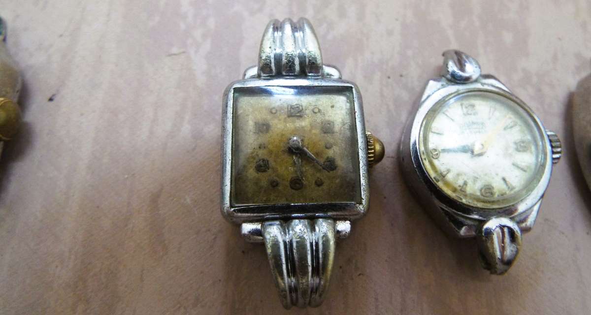 4 x old lady's watches as 1 lot