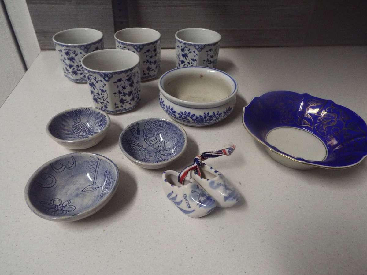 10 items /blue and white at R1 START