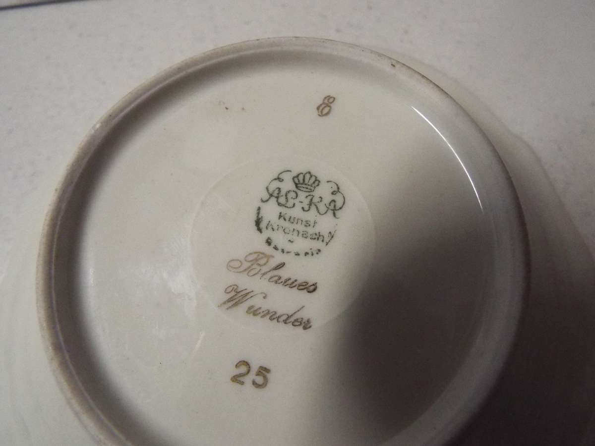 10 items /blue and white at R1 START