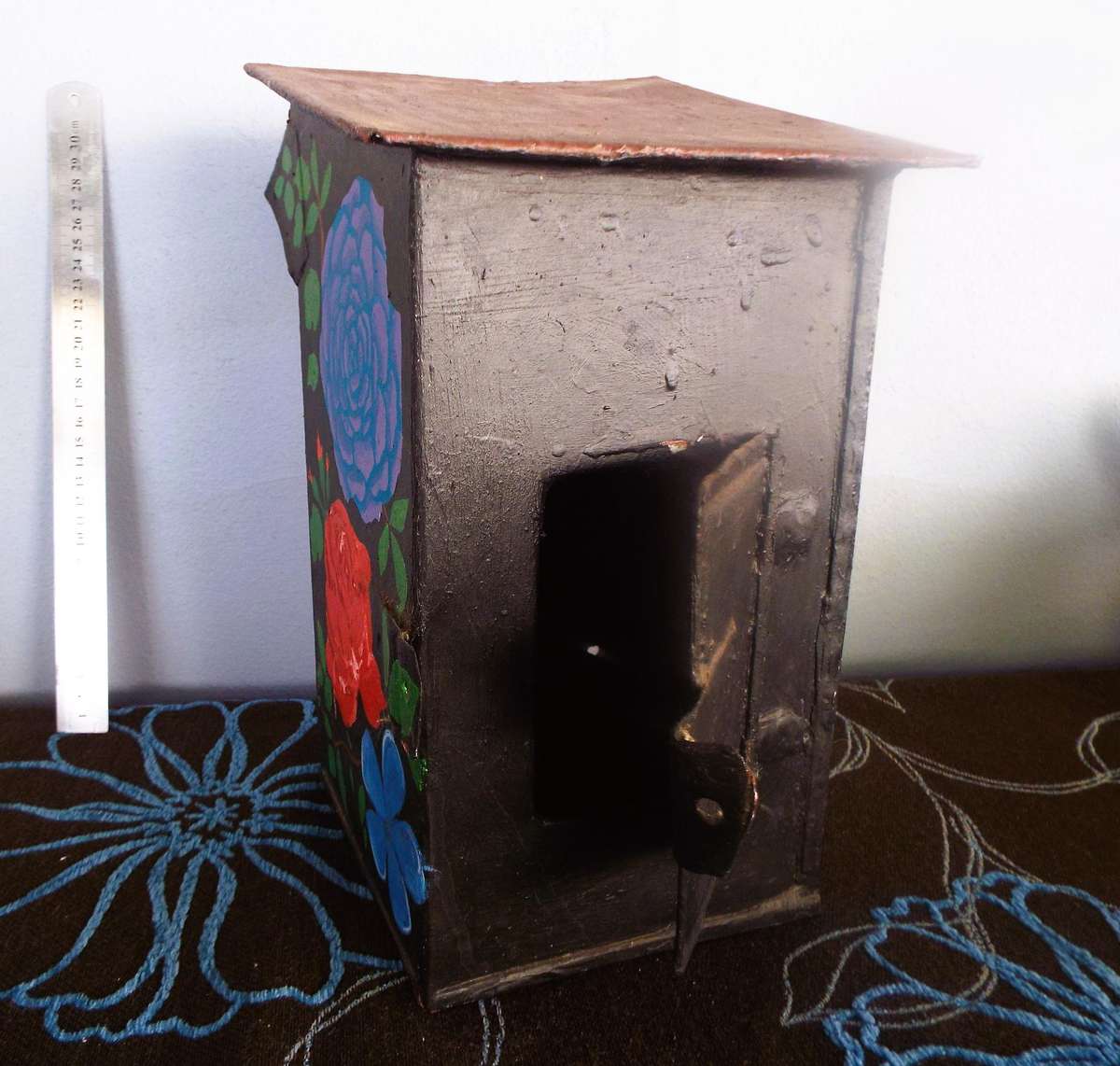 Wow vintage post box