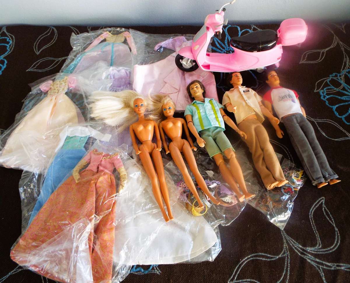 NICE good condition vintage Barby collection 2 Barbie 3 KEN bike and more