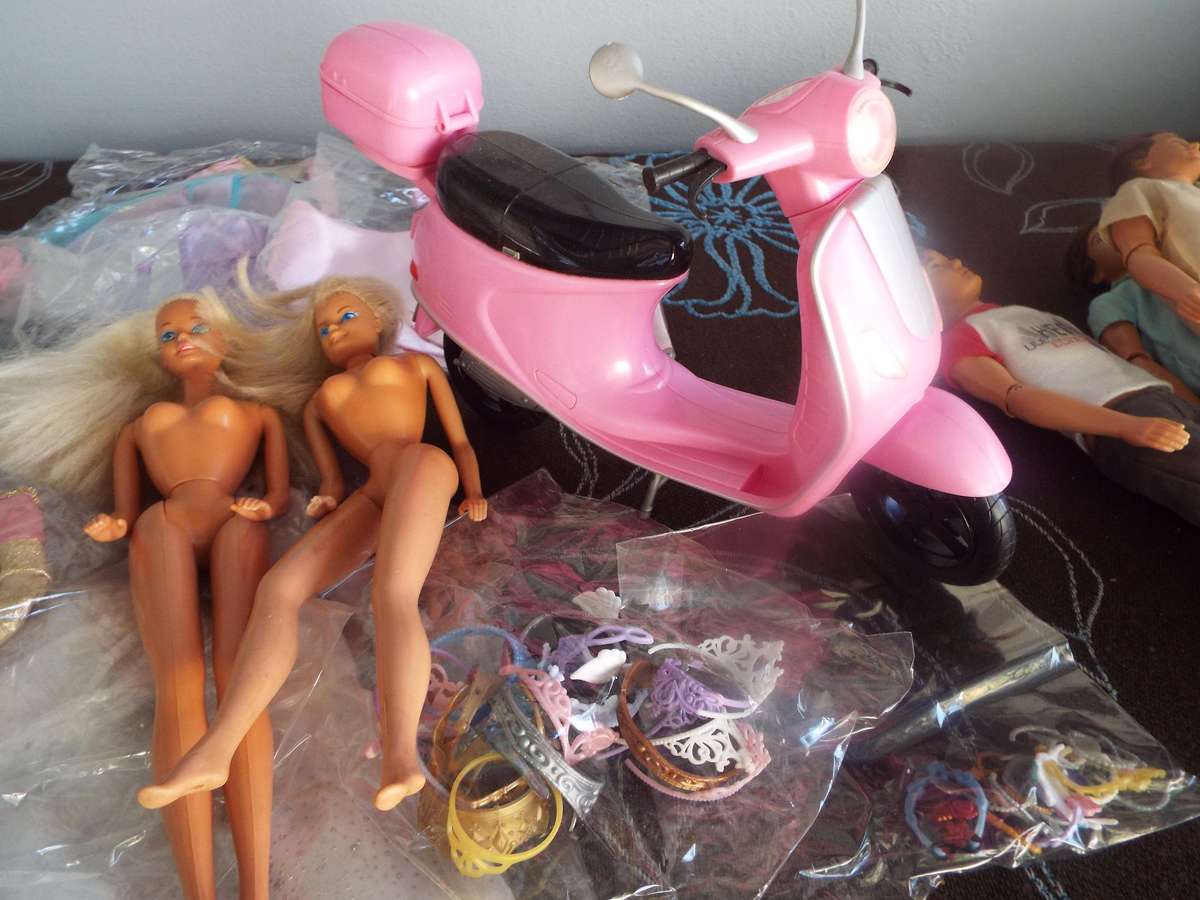 NICE good condition vintage Barby collection 2 Barbie 3 KEN bike and more