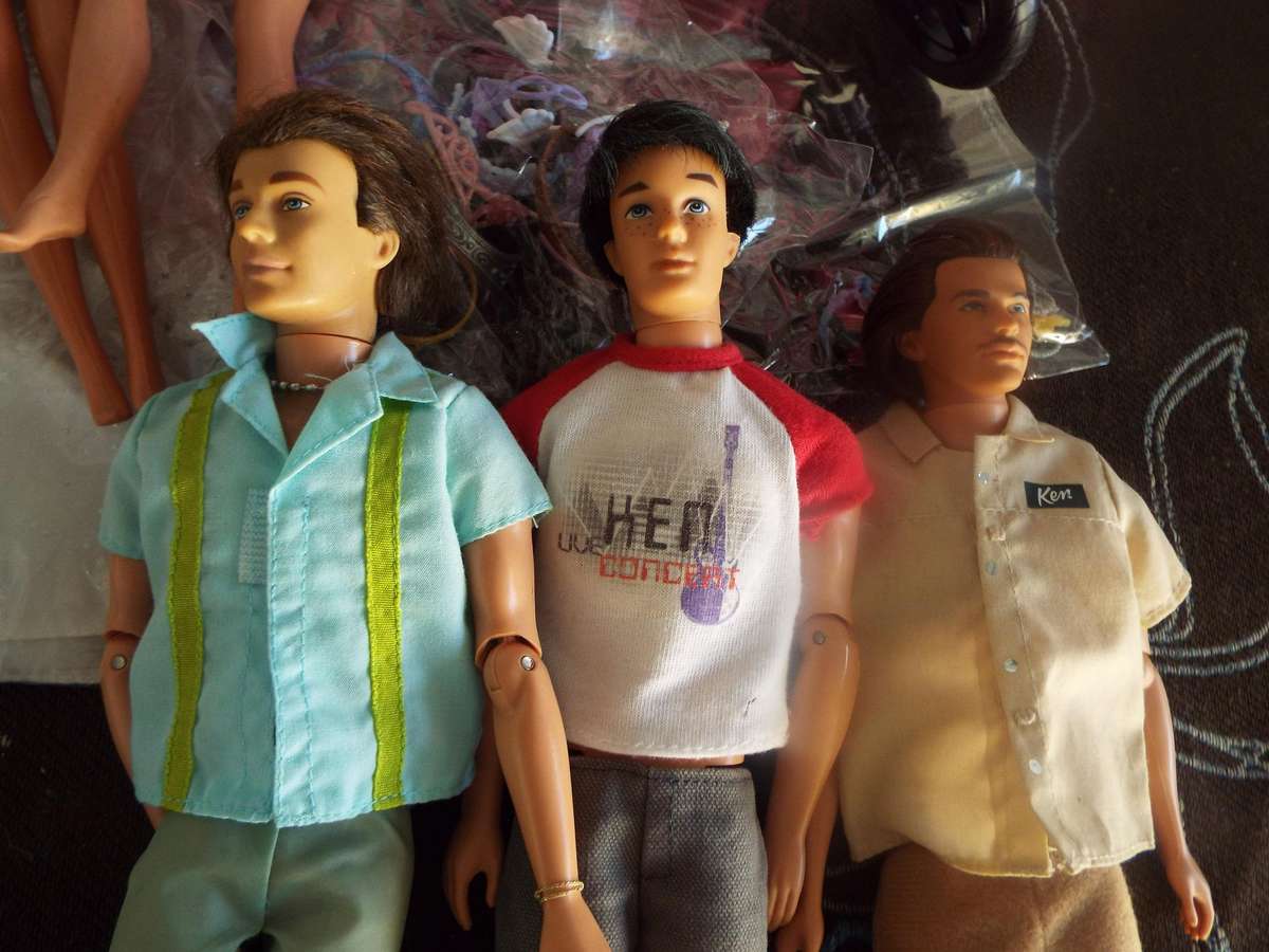 NICE good condition vintage Barby collection 2 Barbie 3 KEN bike and more