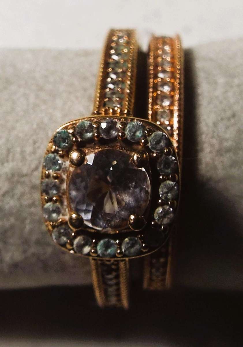 VINTAGE 9CT Wedding set with 5mm pink diamond from the late 1980s