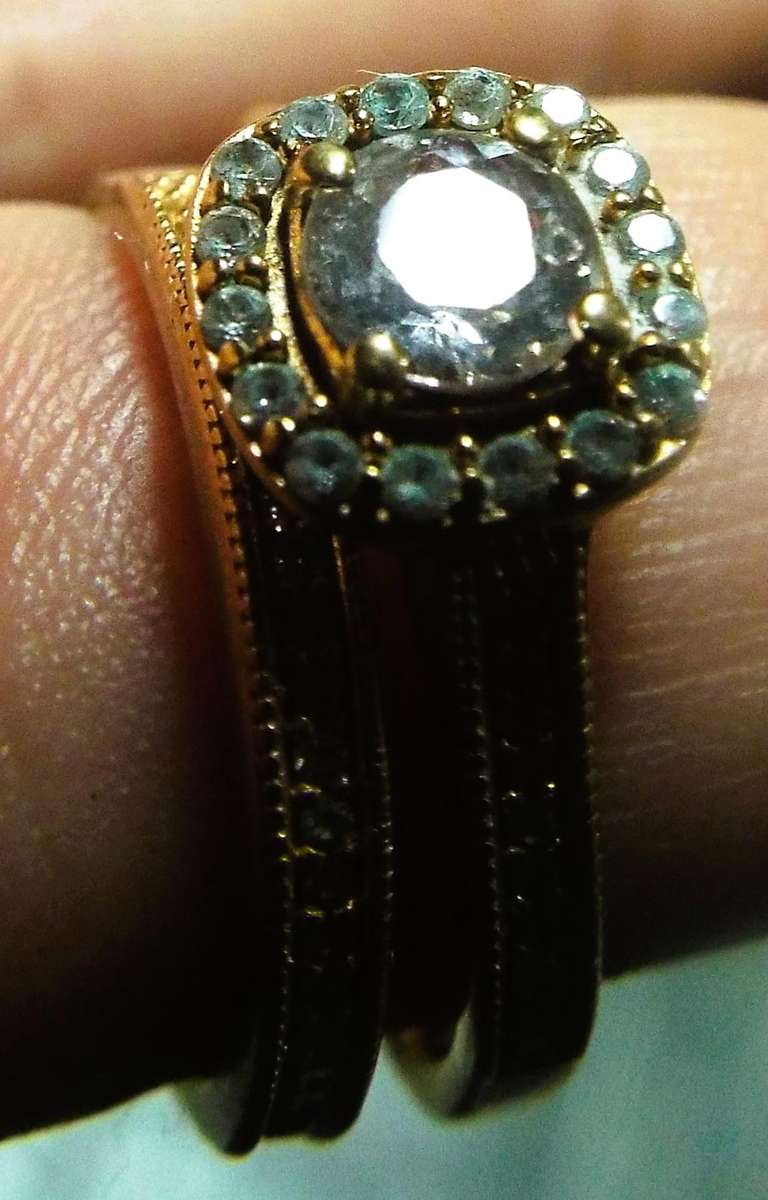 VINTAGE 9CT Wedding set with 5mm pink diamond from the late 1980s