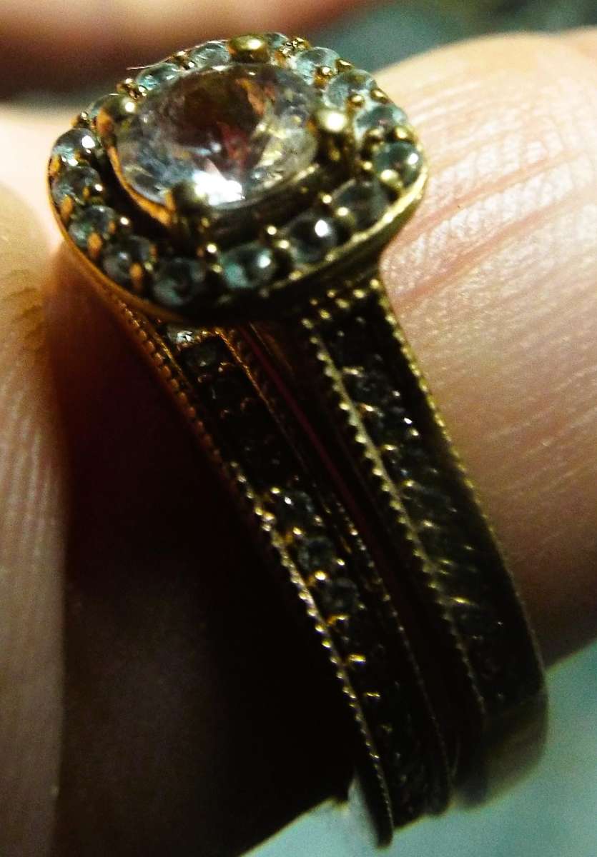 VINTAGE 9CT Wedding set with 5mm pink diamond from the late 1980s