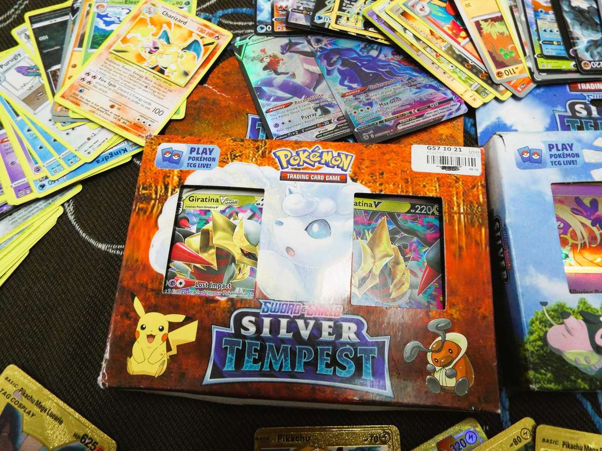 Pokemon Collectable Cards Lot - 300+ Cards
