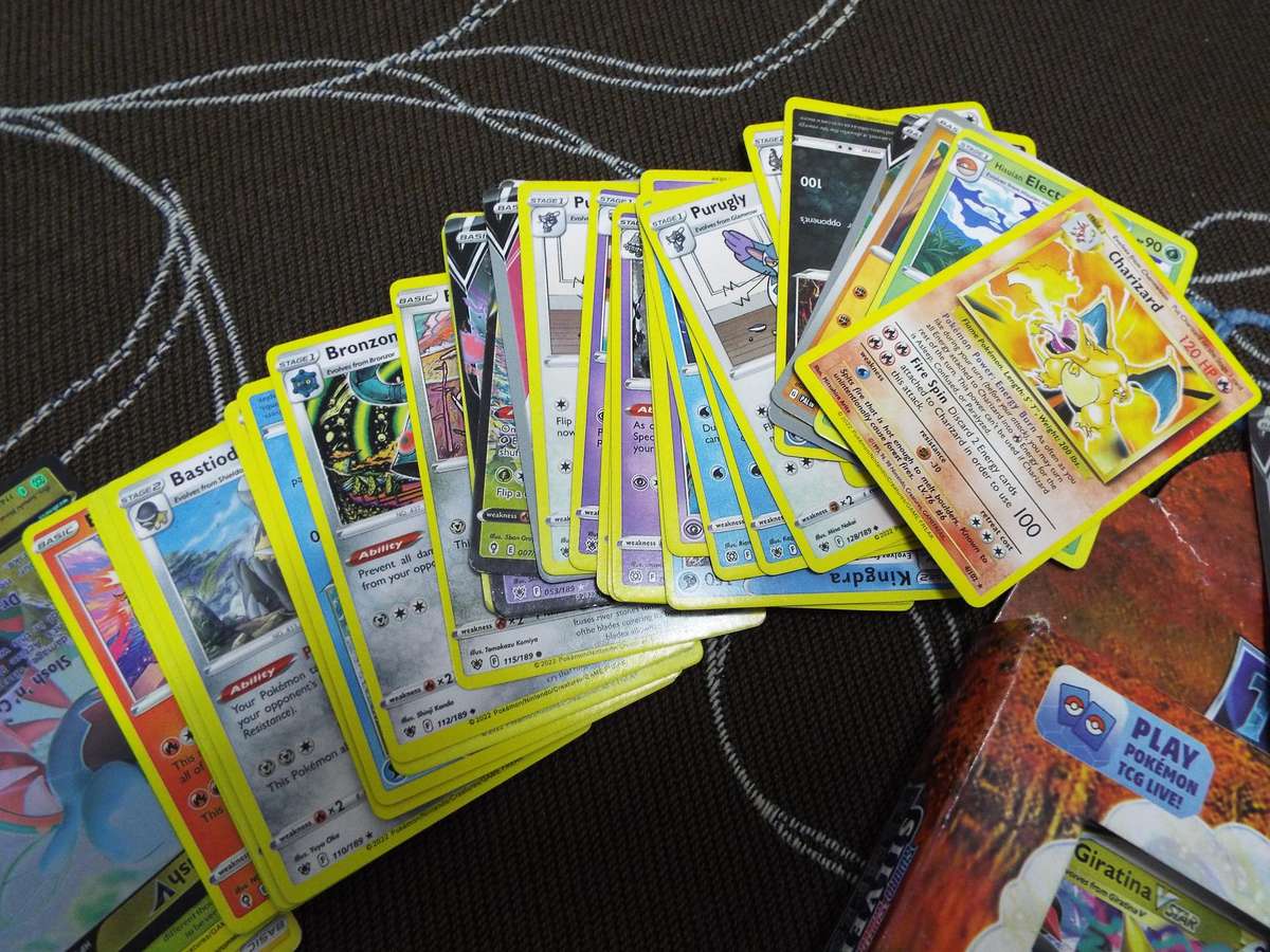 Pokemon Collectable Cards Lot - 300+ Cards