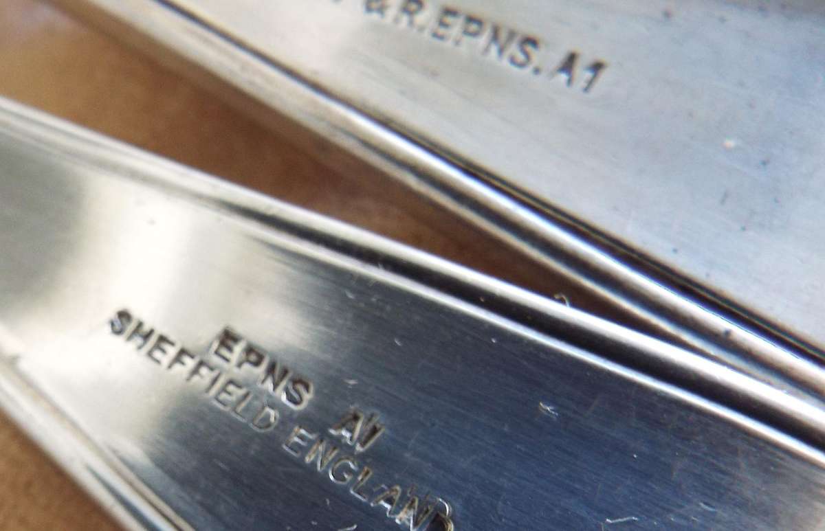 James Dixon & Sons Service Cutlery Set - 6 Table Knives