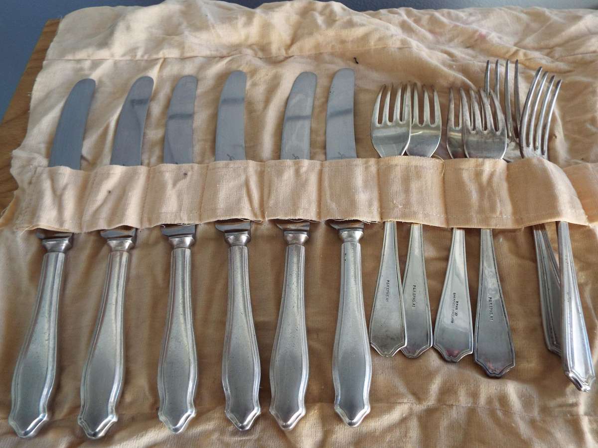 James Dixon & Sons Service Cutlery Set - 6 Table Knives