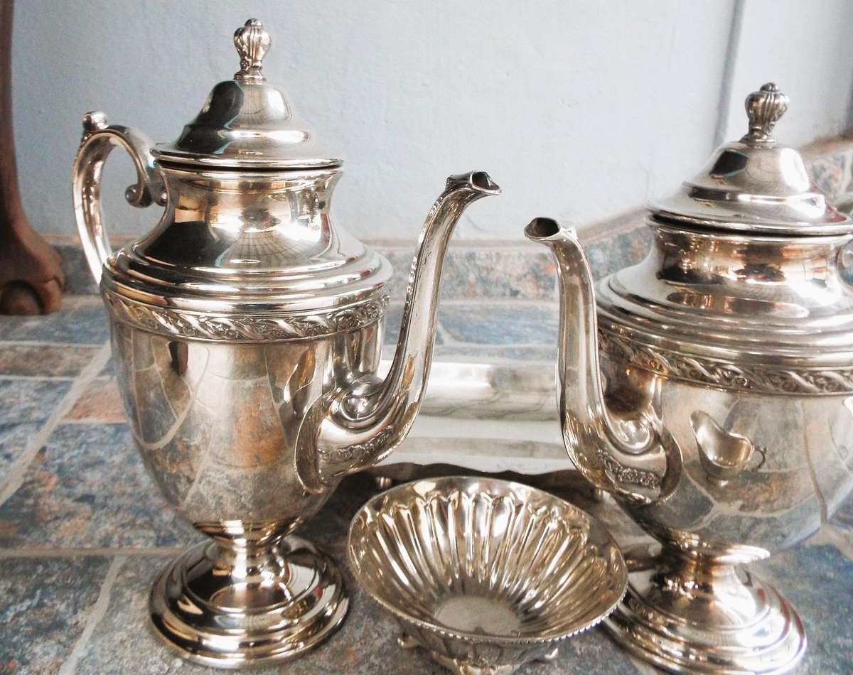 Vintage lot of nice bling bling