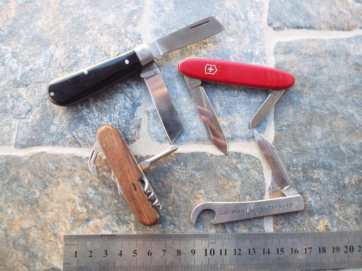 Vintage pocket knifes as 1 lot