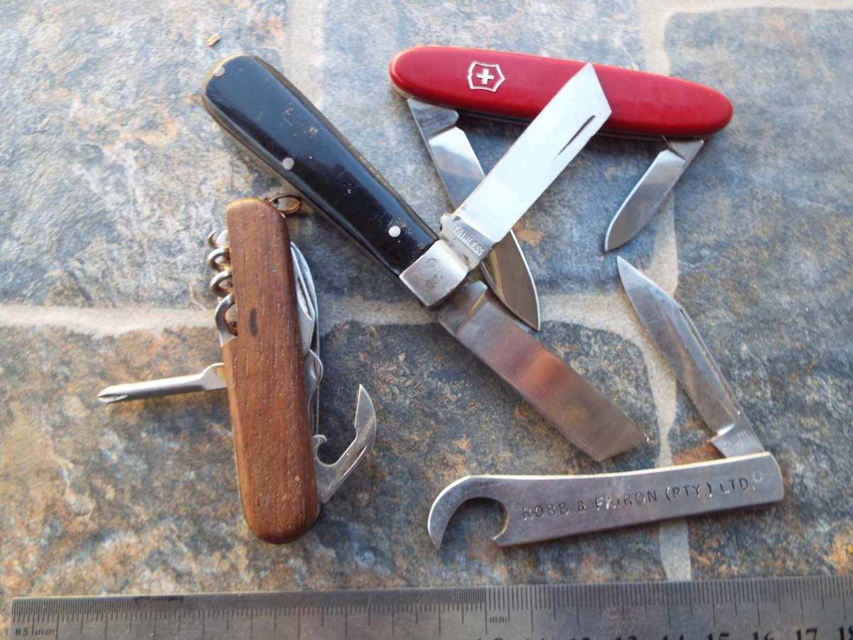Vintage pocket knifes as 1 lot