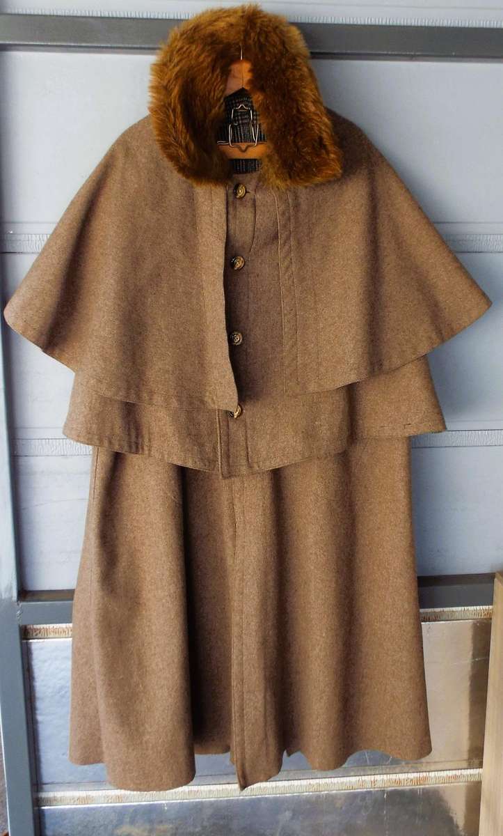 VINTAGE Cape coat ,elegance and functionality coat