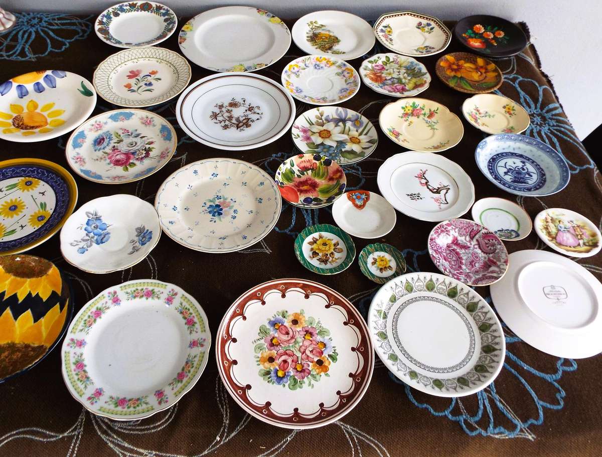 vintage Plate  Lot (porcelain mostly )over 30 items as 1 big lot