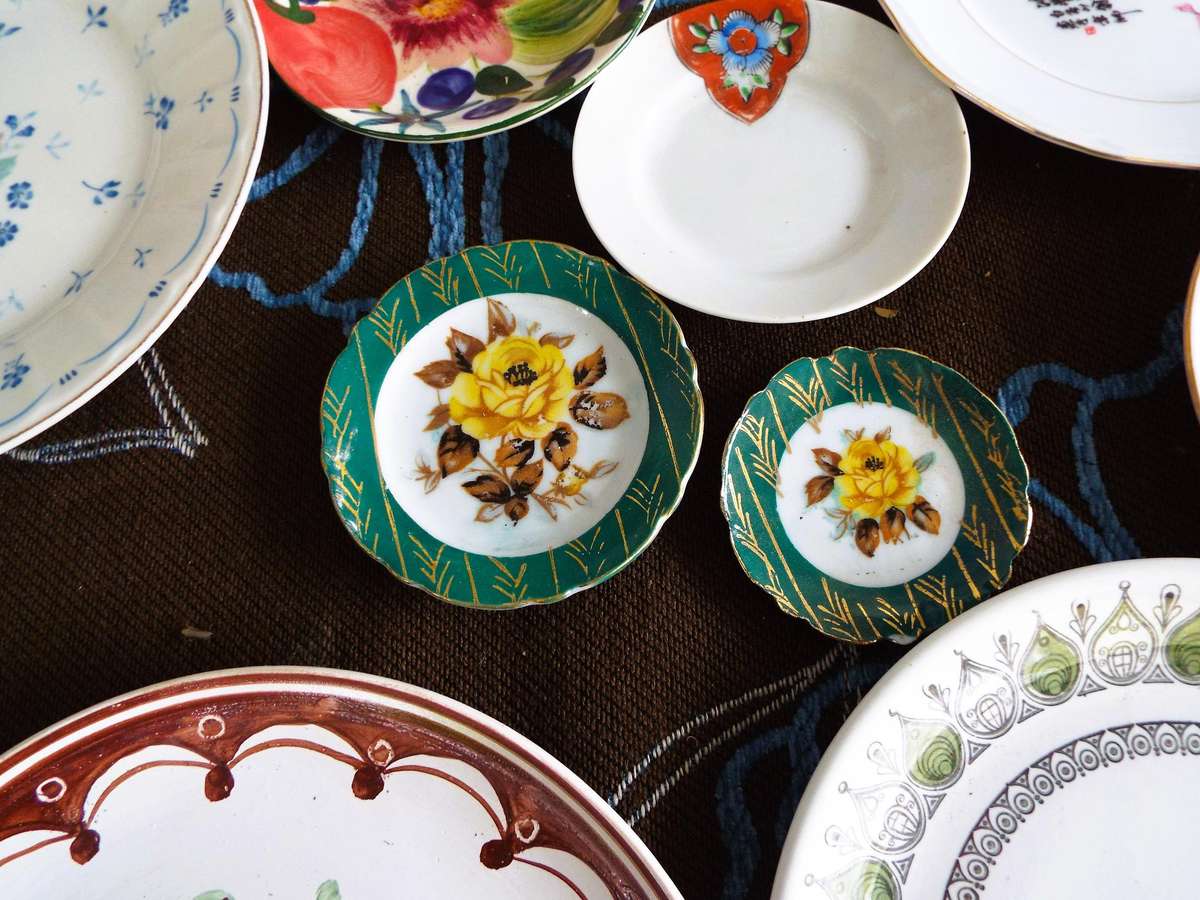 vintage Plate  Lot (porcelain mostly )over 30 items as 1 big lot