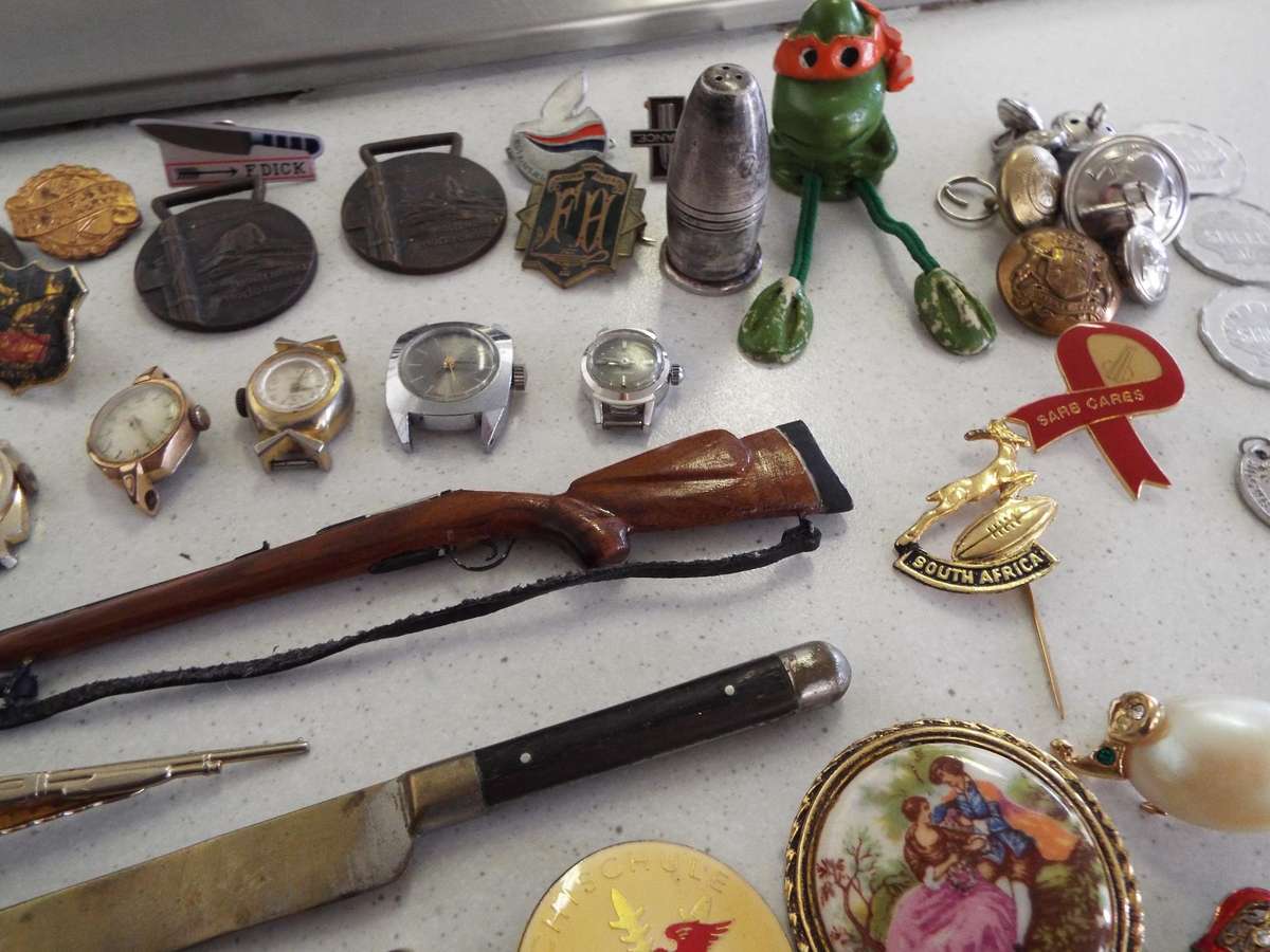 NICE VINTAGE COLLECTABLE LOT