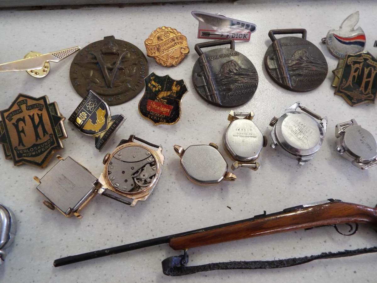 NICE VINTAGE COLLECTABLE LOT