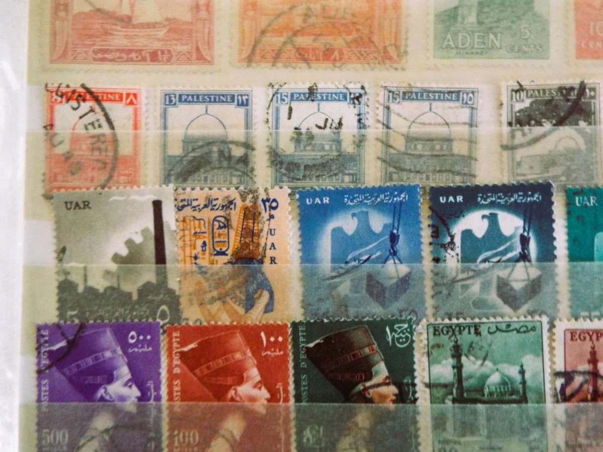 WE SELL STAMPS PER PAGE SPOT THE ONE U KNEED